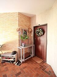 Garden Apartment (D10), Apartment #568852091